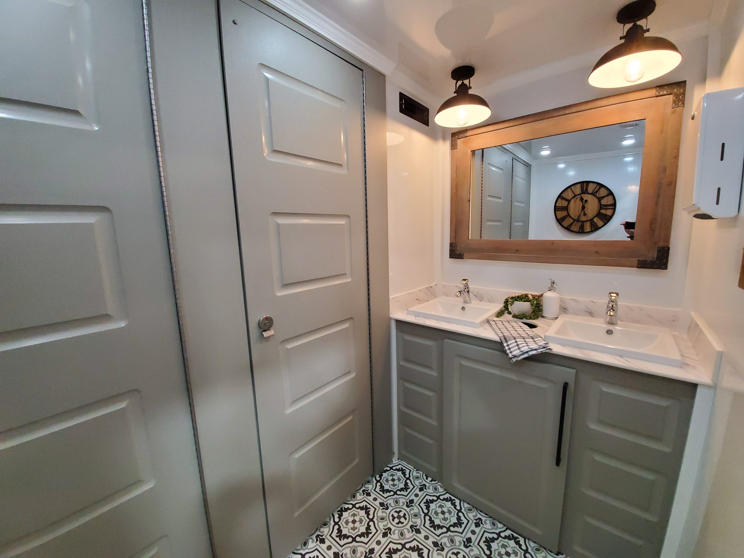 Luxury-Restroom-Trailer-For-Sale-Mens-1136-3